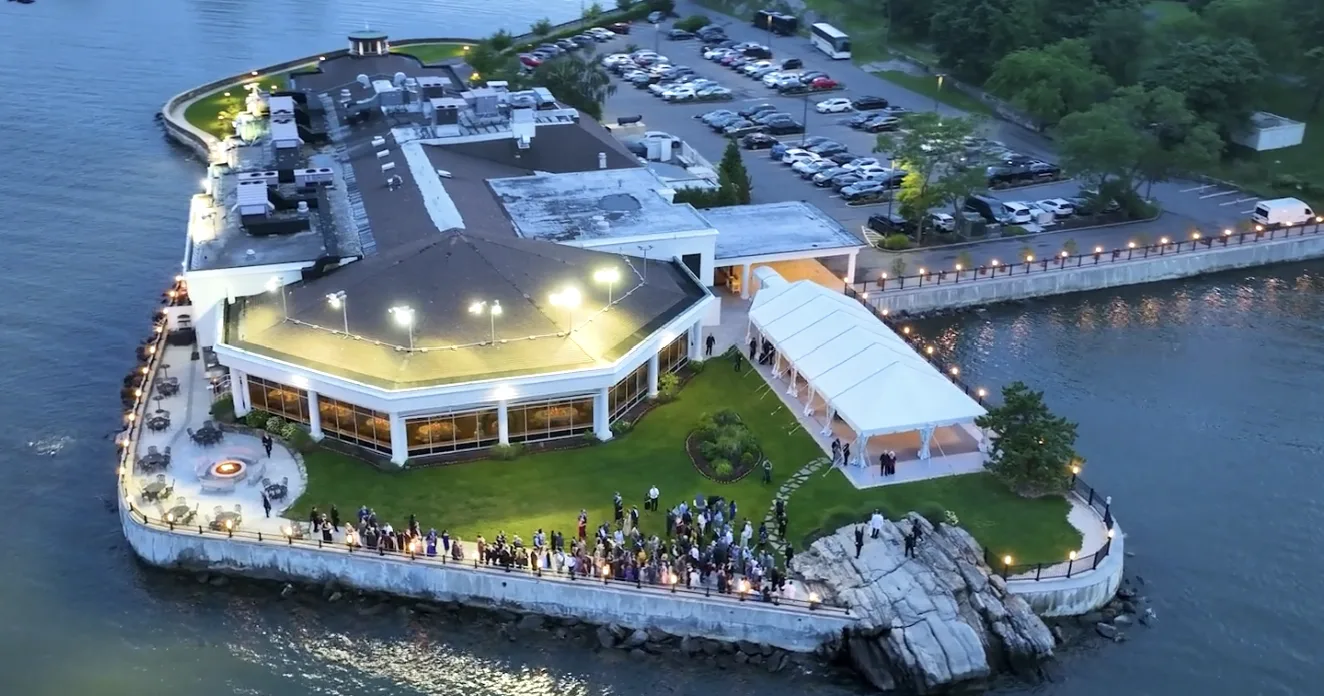 Museum and gallery wedding drone show